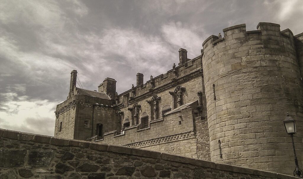 Elly Castle: What to See and Do for an Unforgettable Visit